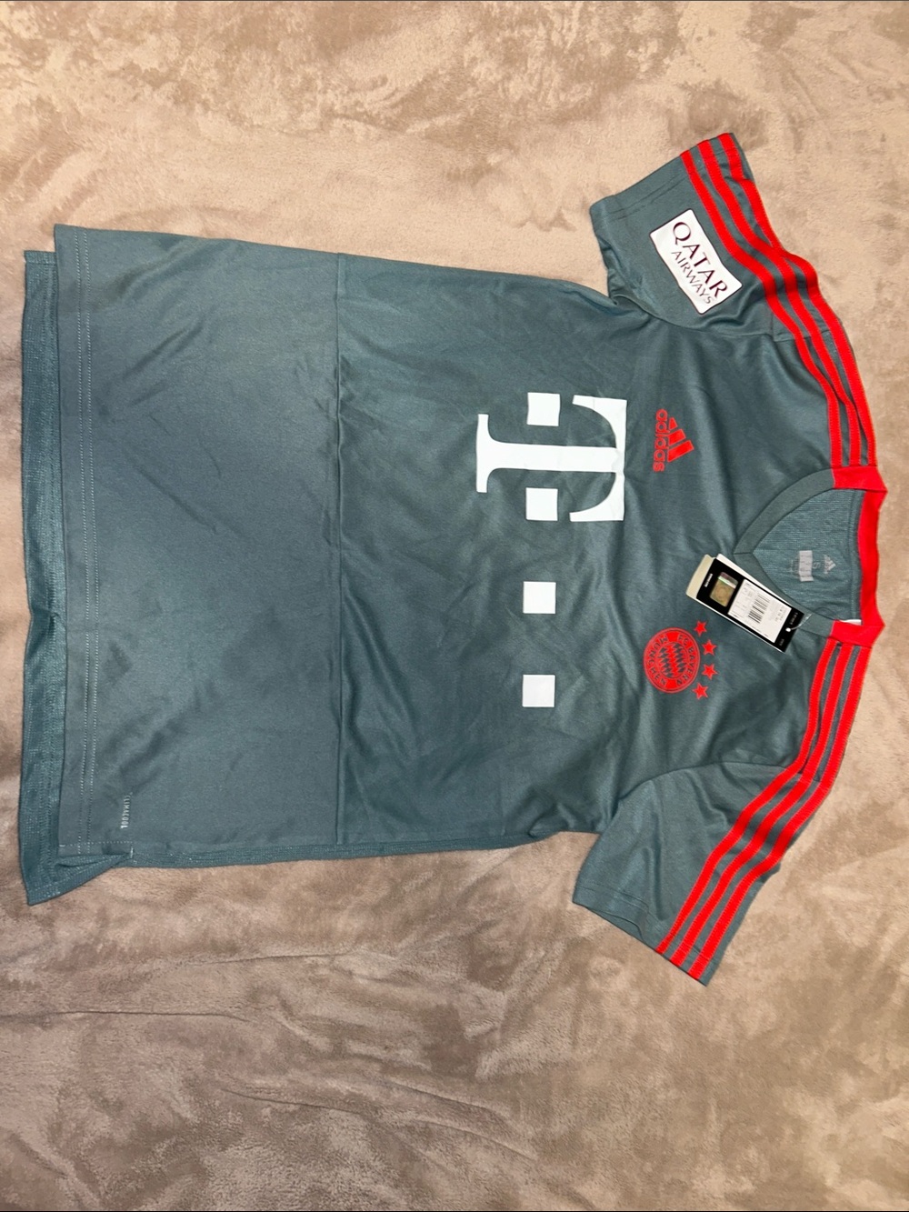 FC Bayern Munchen 2017-18 Training Jersey Raw Green Telekom Qatar Size S NWT